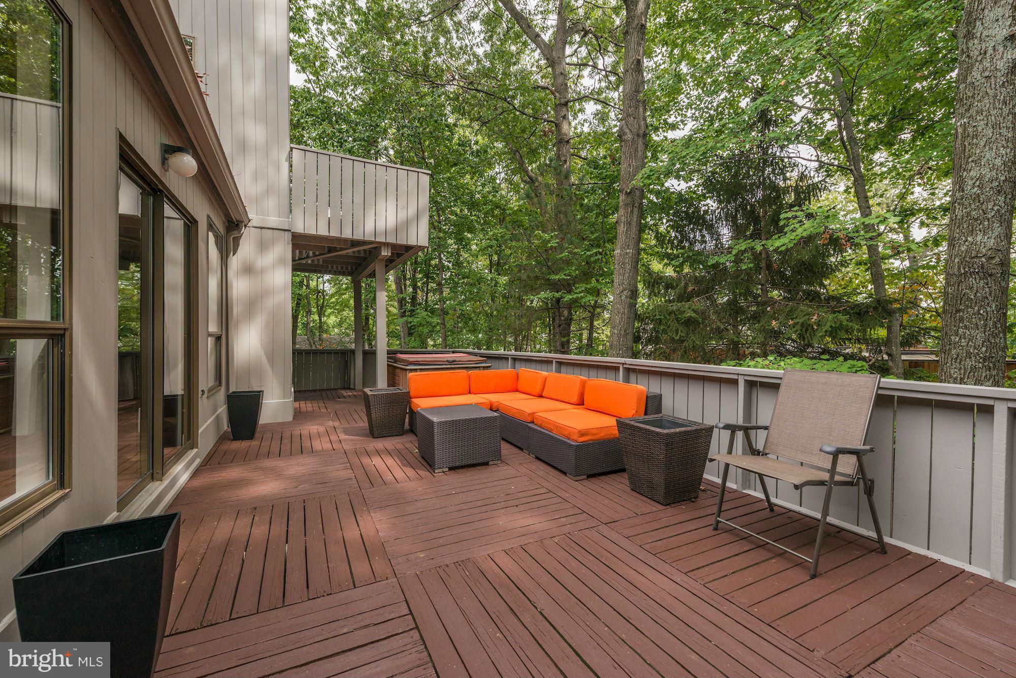 2018 Upper Lake Drive Reston, VA 20191 - Photo 17 of 30 Main Level Large Deck