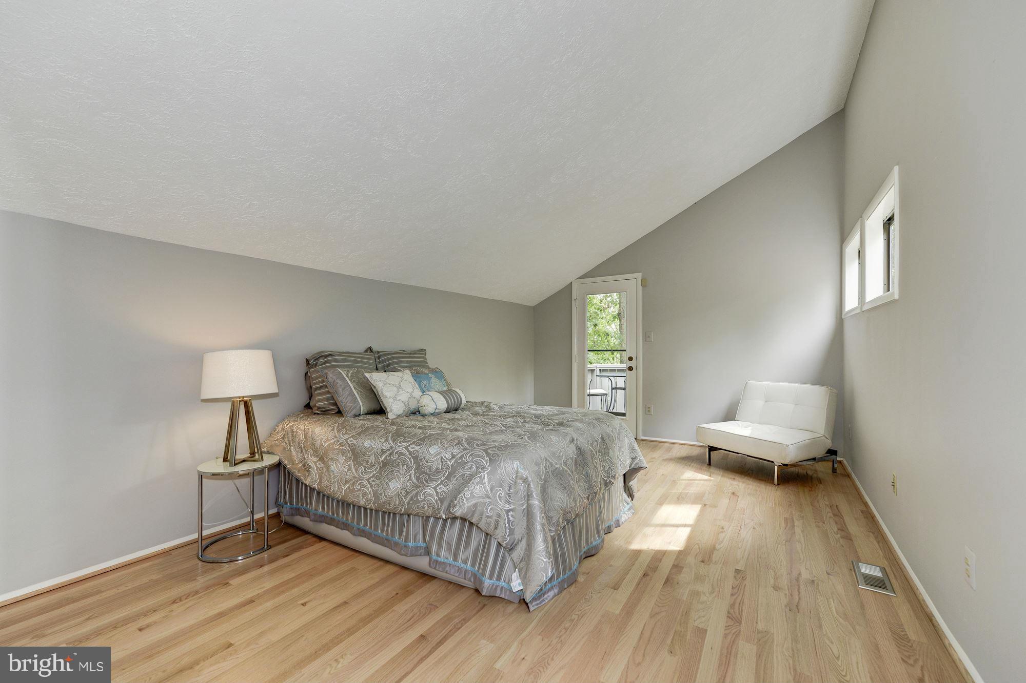 2018 Upper Lake Drive Reston, VA 20191 - Photo 18 of 30 Bedroom (Master)