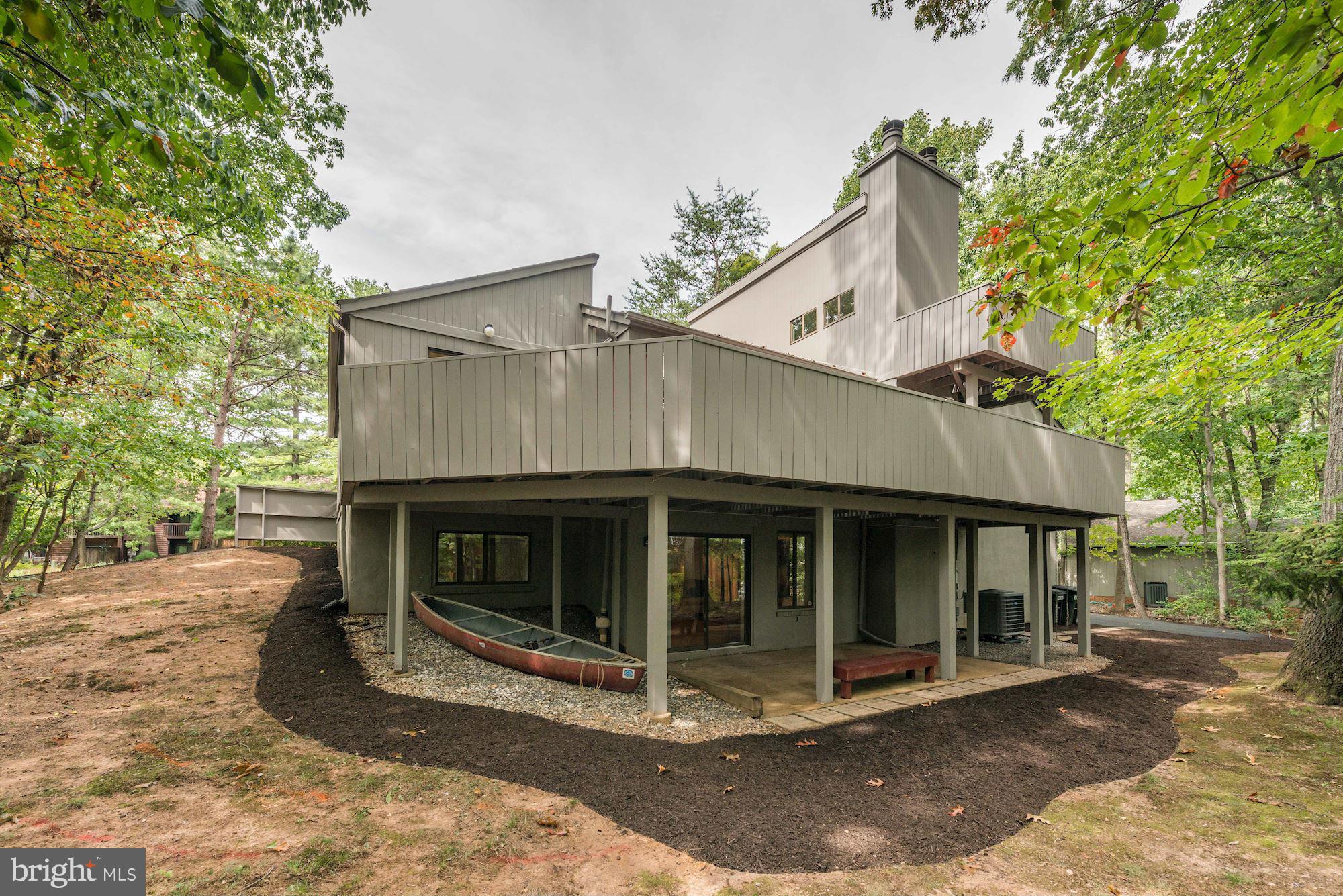 2018 Upper Lake Drive Reston, VA 20191 - Photo 29 of 30 Exterior (Rear)