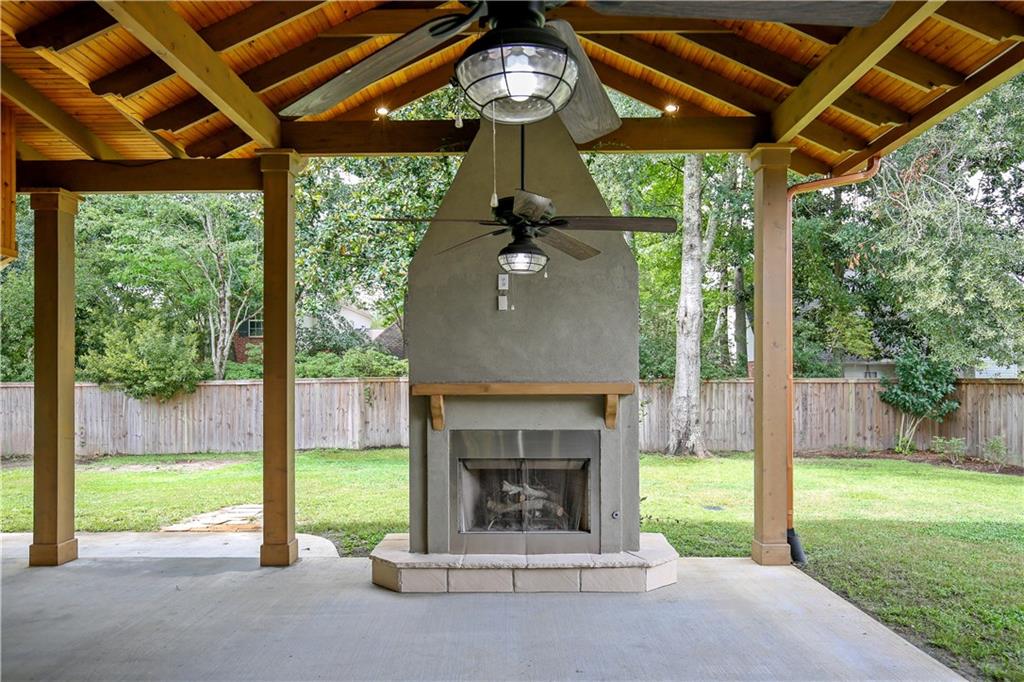 977 Rue Chinon Mandeville, LA 70471 - Photo 3 of 32 Gallery Image 3