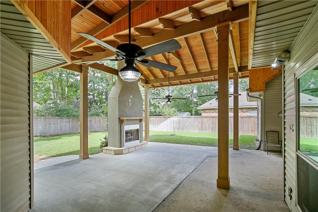 977 Rue Chinon Mandeville, LA 70471 - Photo 4 of 32 Gallery Image 4