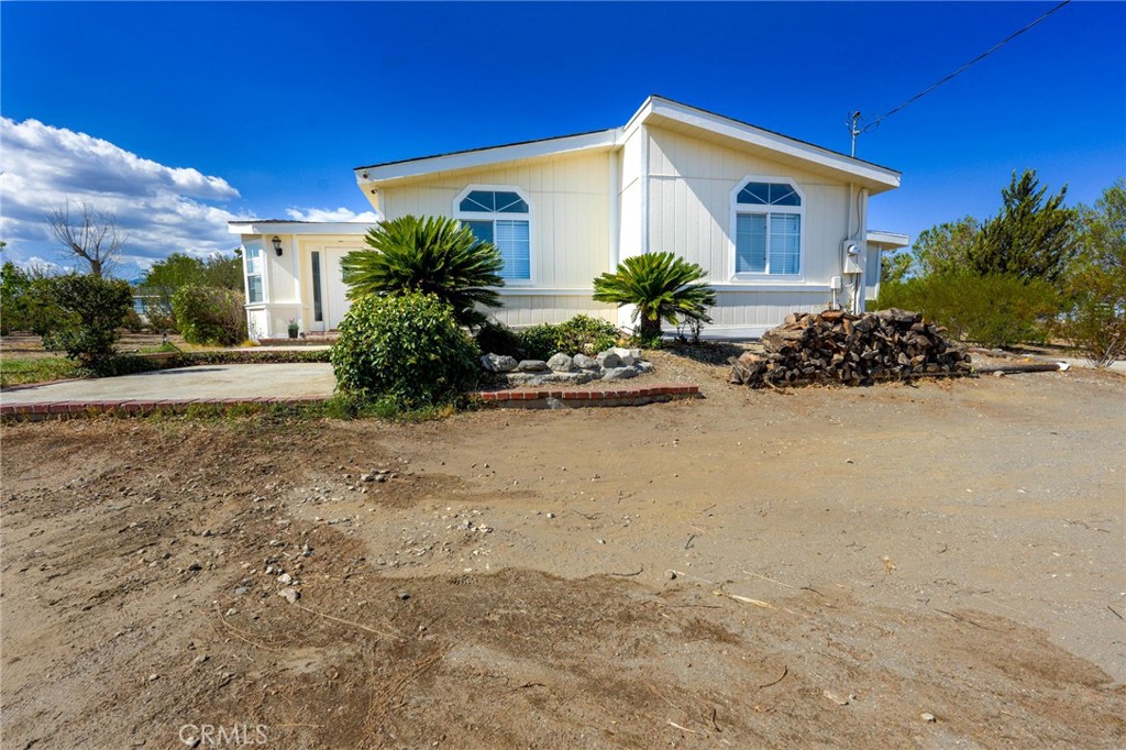 12782 Riggins Road Phelan, CA 92371 - Photo 2 of 49