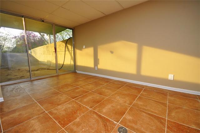1728 Murfreesboro Road Lebanon, TN 37090 - Photo 15 of 20 a view of a indoor basketball court