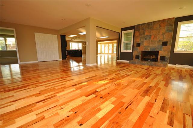 1728 Murfreesboro Road Lebanon, TN 37090 - Photo 4 of 20 a big room with wooden floor and windows