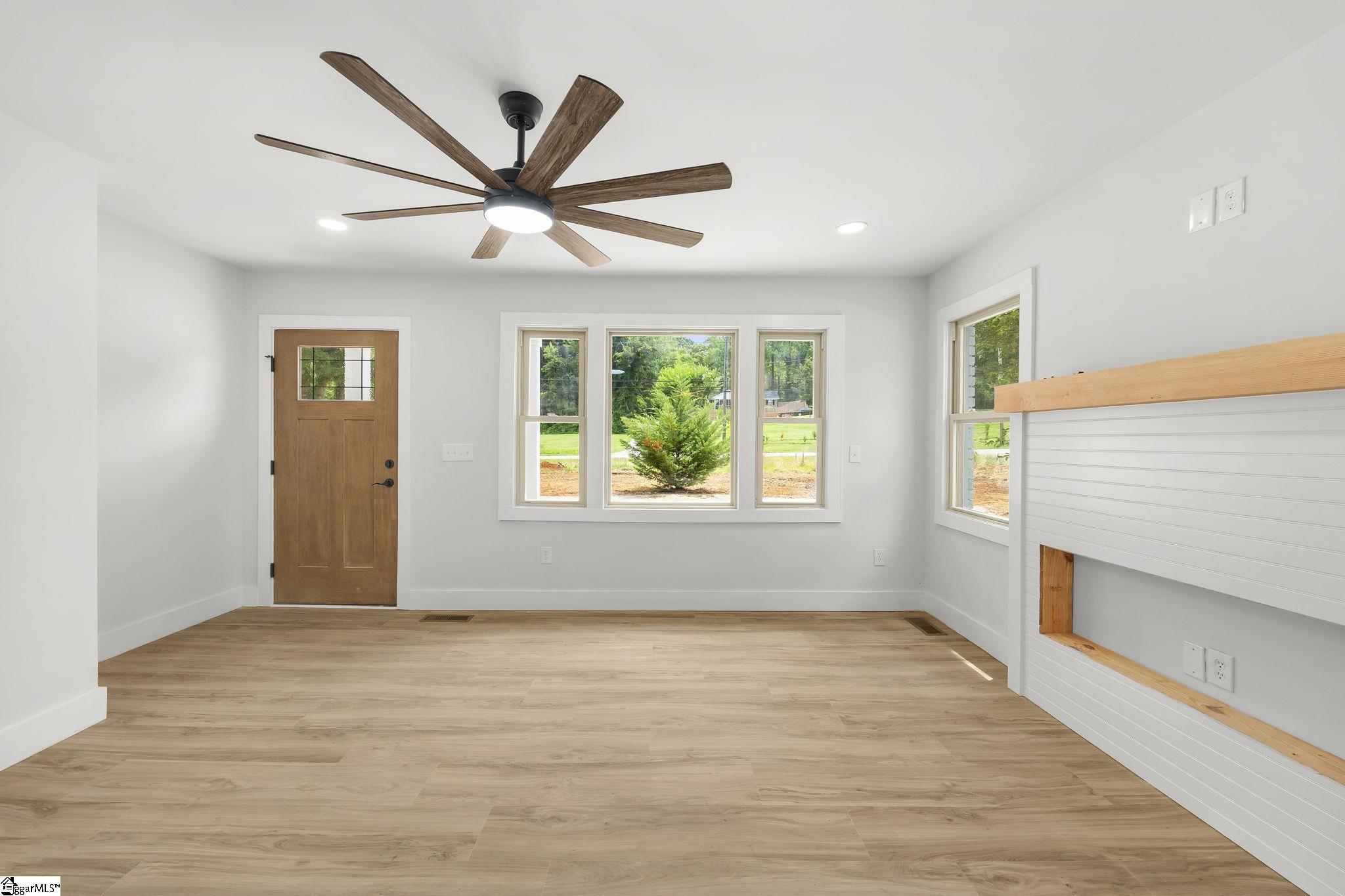 5497 Old Buncombe Road Greenville, SC 29609 - Photo 8 of 50