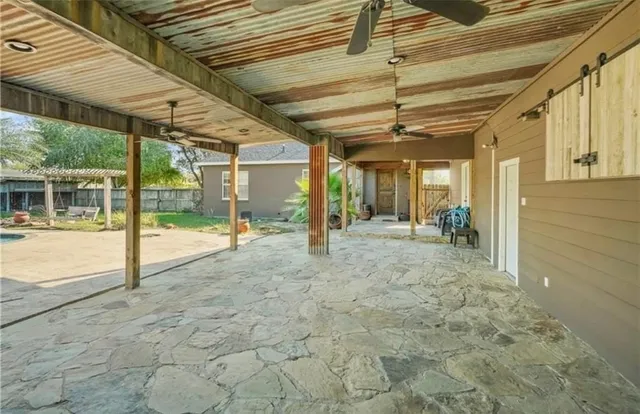 $235,000 | 609 East Crockett Street, Falfurrias, TX 78355