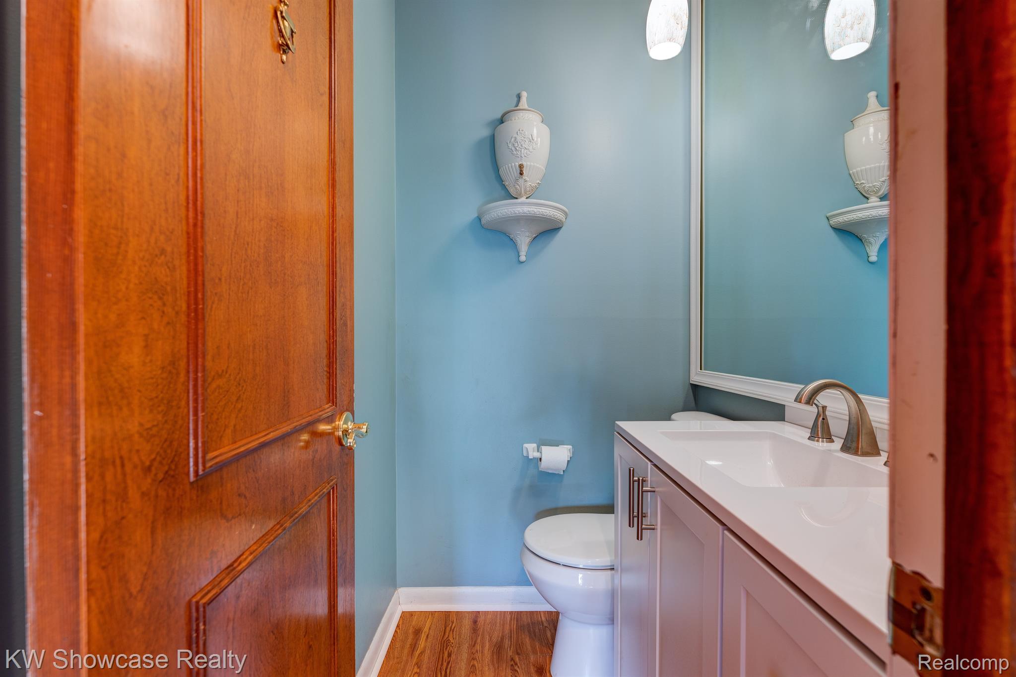 7131 Springridge Road West Bloomfield, MI 48322 - Photo 19 of 47 Nicely updated first level bathroom.