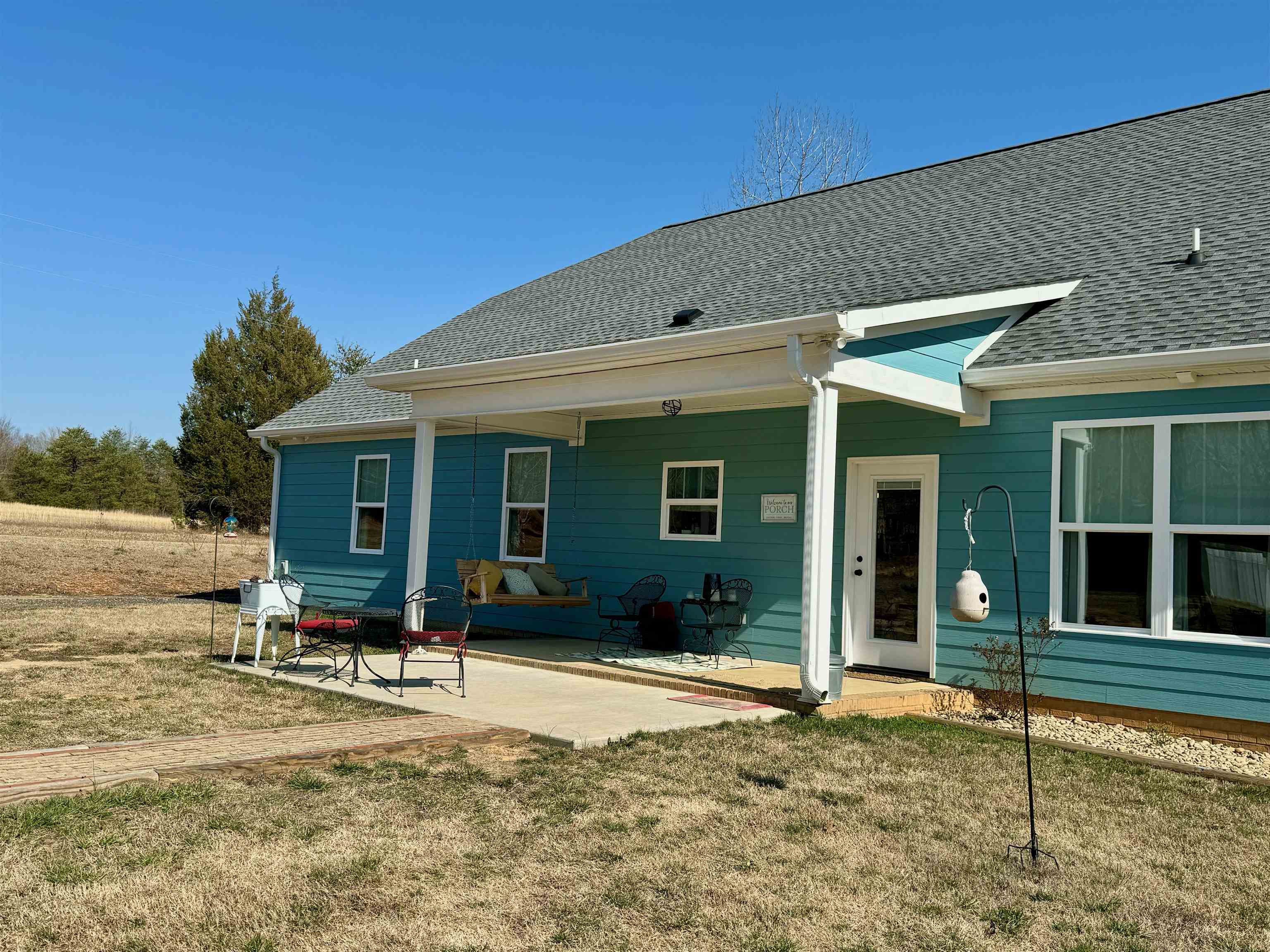 304 Dorman Road Campobello, SC 29322 - Photo 2 of 36