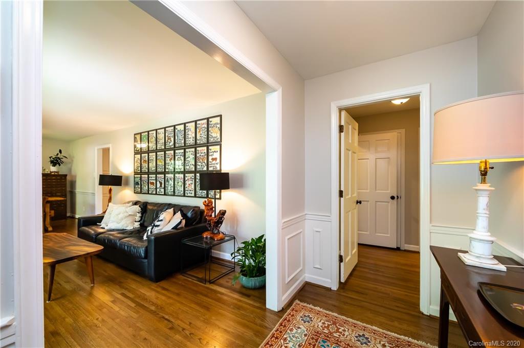 7713 Whistlestop Road Charlotte, NC 28210 - Photo 5 of 46 Gallery Image 5