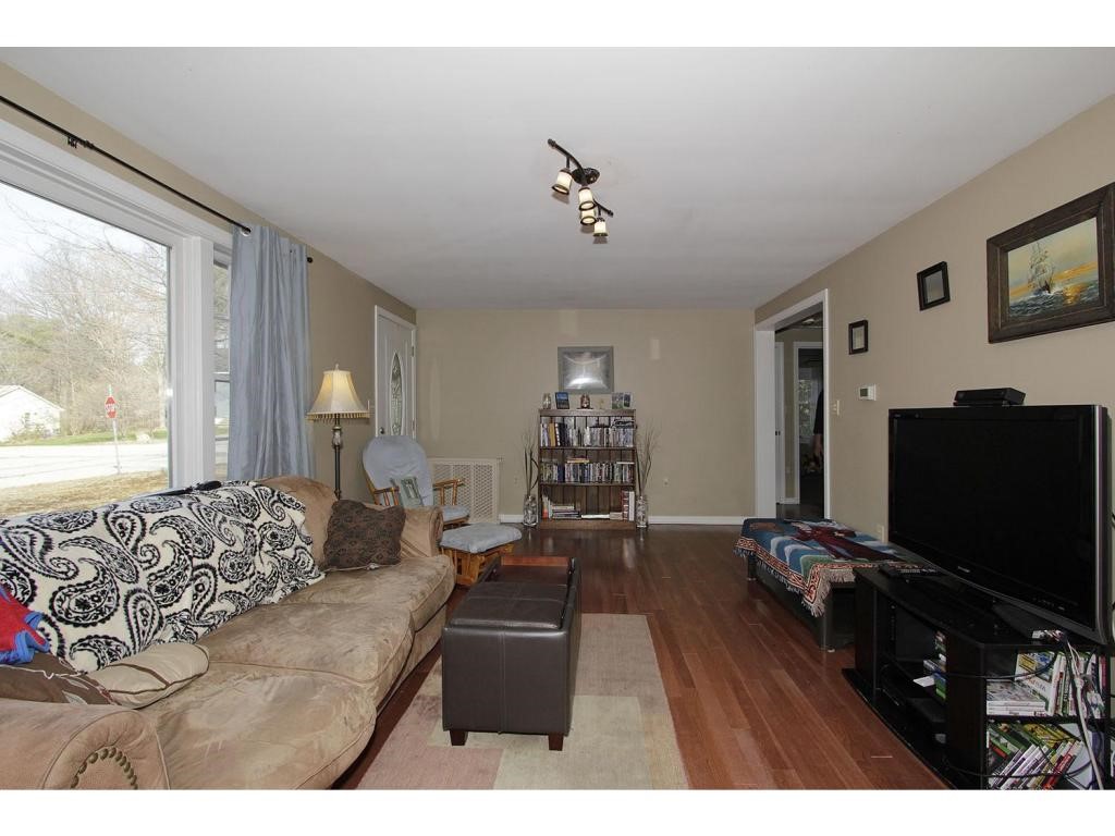 36 Cinnamon Ridge Road Somersworth, NH 03878 - Photo 5 of 28