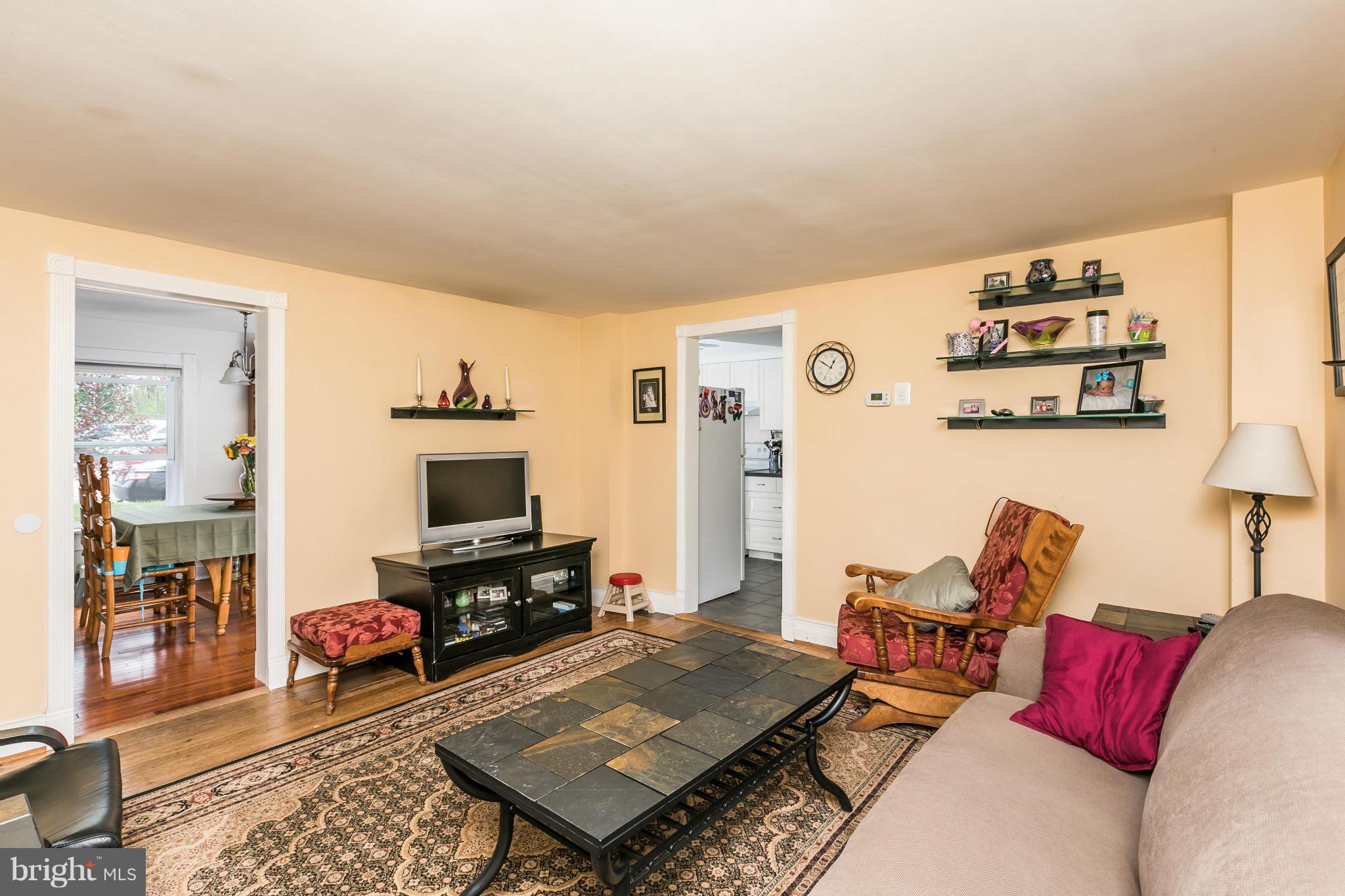 14822 Old Hanover Road Upperco, MD 21155 - Photo 7 of 30 Living Room