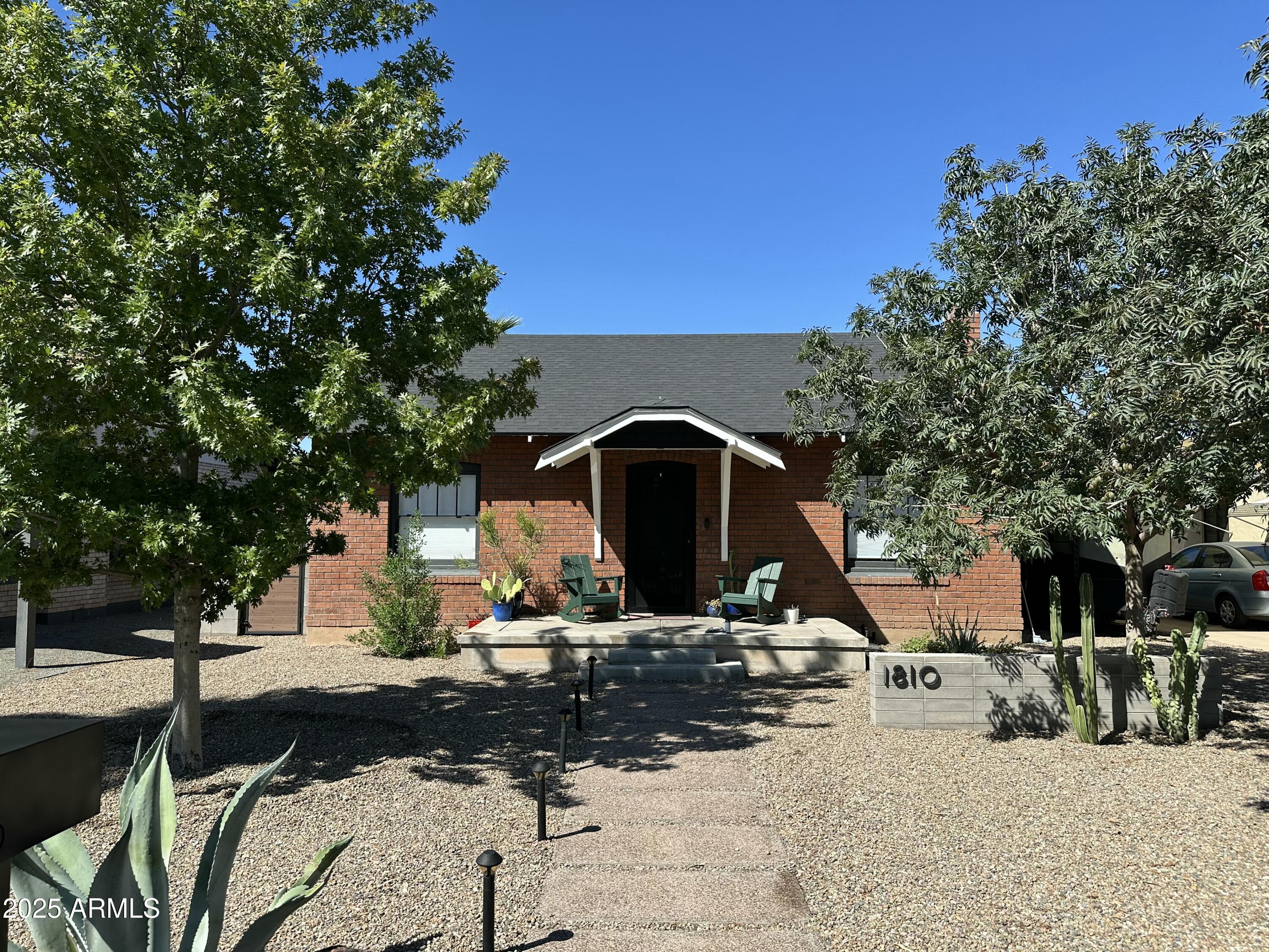 1810 North Mitchell Street Phoenix, AZ 85006 - Photo 4 of 5 a view of a covered with snow in the yard