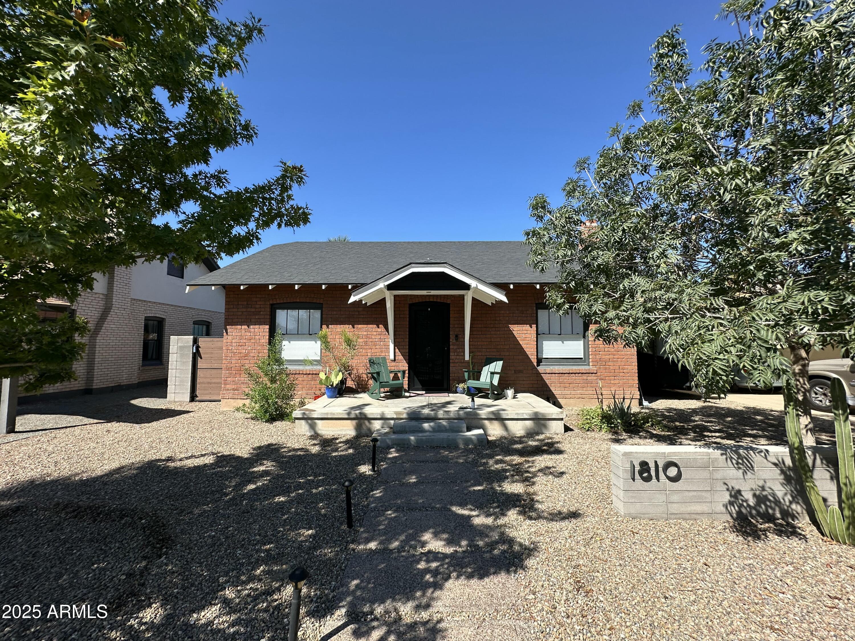 1810 North Mitchell Street Phoenix, AZ 85006 - Photo 5 of 5 a view of a house with a yard