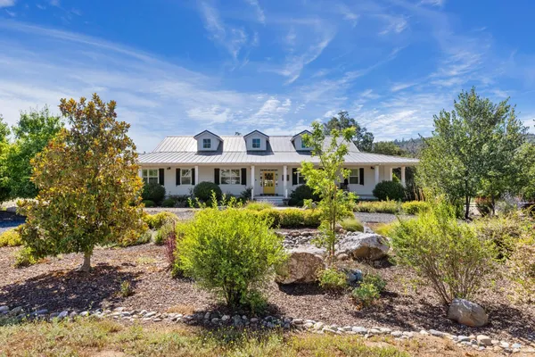 $1,895,000 | 956 Chardonnay Court, Murphys, CA 95247
