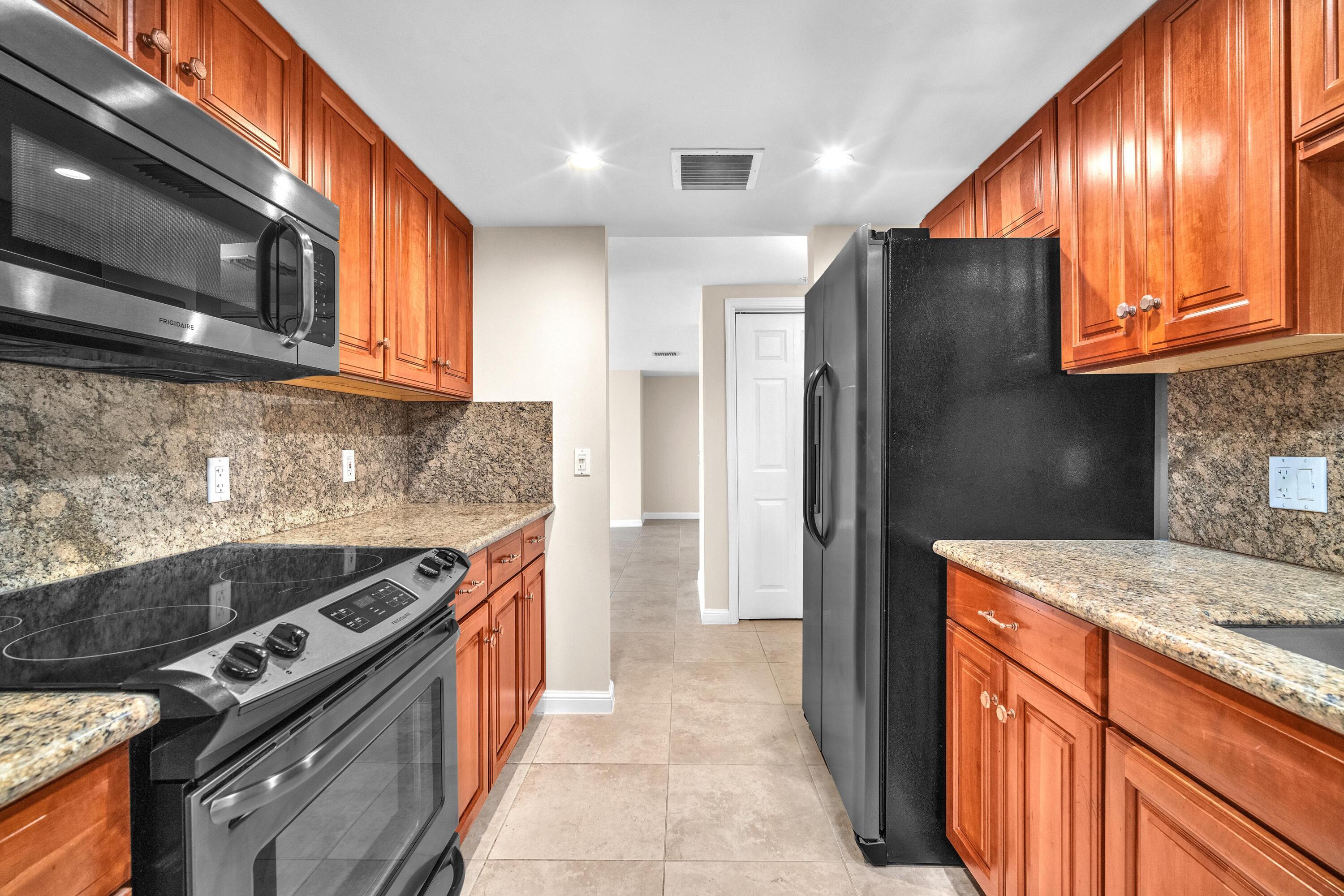 101 Plaza Real South, Unit 829 Boca Raton, FL 33432 - Photo 17 of 37 DSC_6710