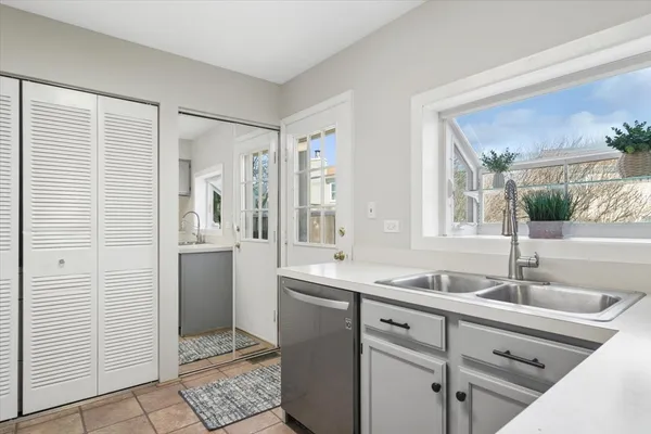 $260,000 | 1445 Tanglewood Avenue, Palatine, IL 60067