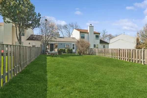 $260,000 | 1445 Tanglewood Avenue, Palatine, IL 60067