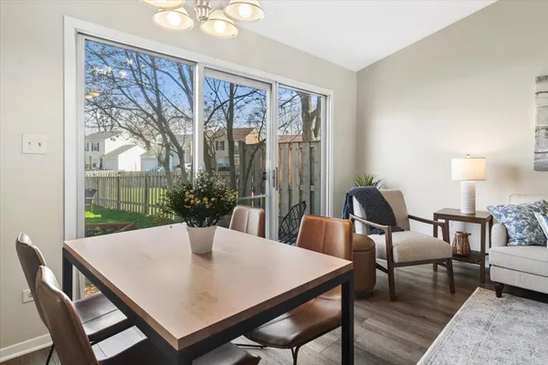 $260,000 | 1445 Tanglewood Avenue, Palatine, IL 60067
