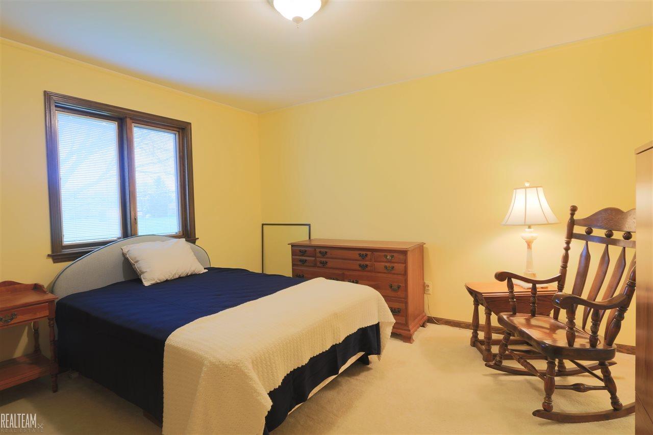 639 Lockport Road Rochester, MI 48307 - Photo 18 of 30 31318466-17.JPG