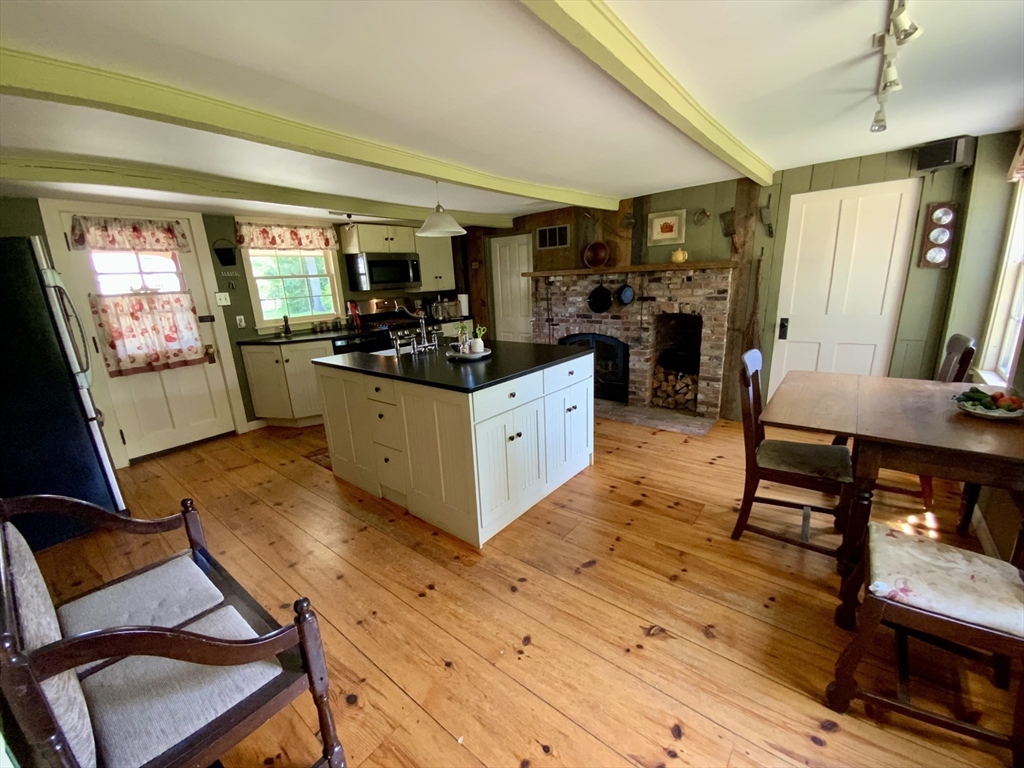 116 Christian Lane Whately, MA 01373 - Photo 3 of 40
