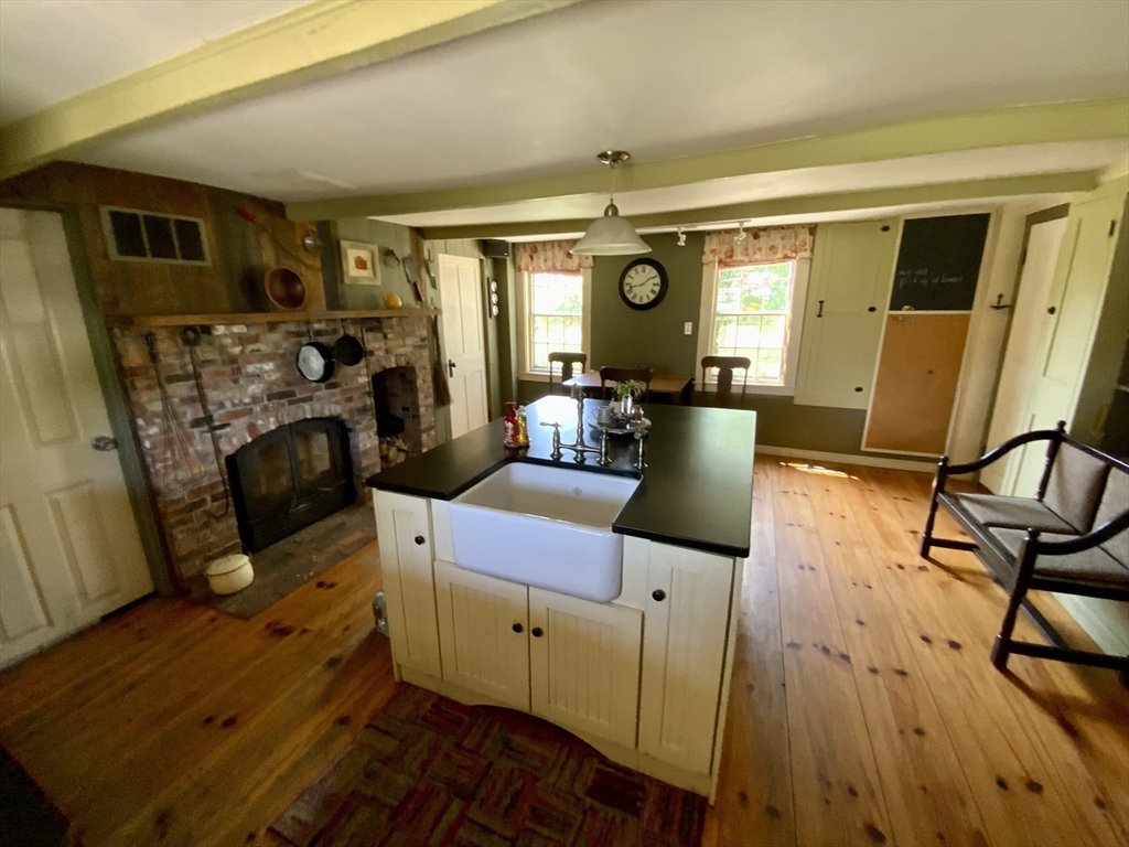 116 Christian Lane Whately, MA 01373 - Photo 5 of 40
