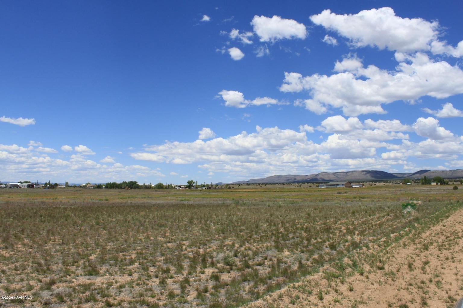 25580 North High Desert Road Paulden, AZ 86334 - Photo 11 of 18 a view of a lake