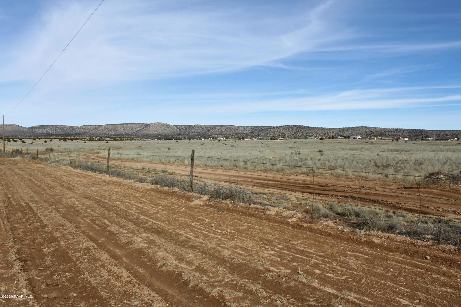 25580 North High Desert Road Paulden, AZ 86334 - Photo 16 of 18 a view of an ocean and beach