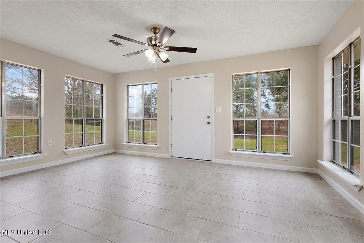 1233 Highway 25 Carthage, MS 39051 - Photo 13 of 35 11-HTP_0507