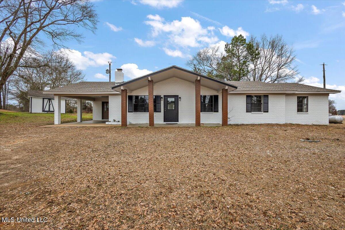 1233 Highway 25 Carthage, MS 39051 - Photo 3 of 35 02-HTP_0480