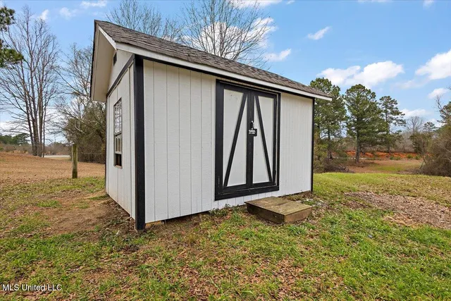 $275,000 | 1233 Highway 25, Carthage, MS 39051