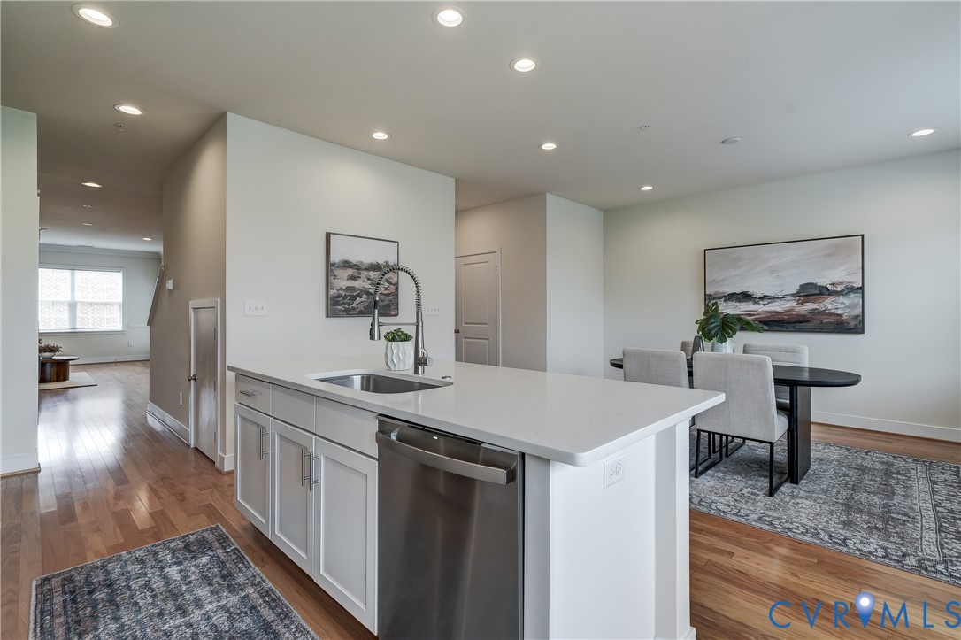 2006 Libbie Lake W Street, Unit B Richmond, VA 23230 - Photo 14 of 43 a view of a kitchen area