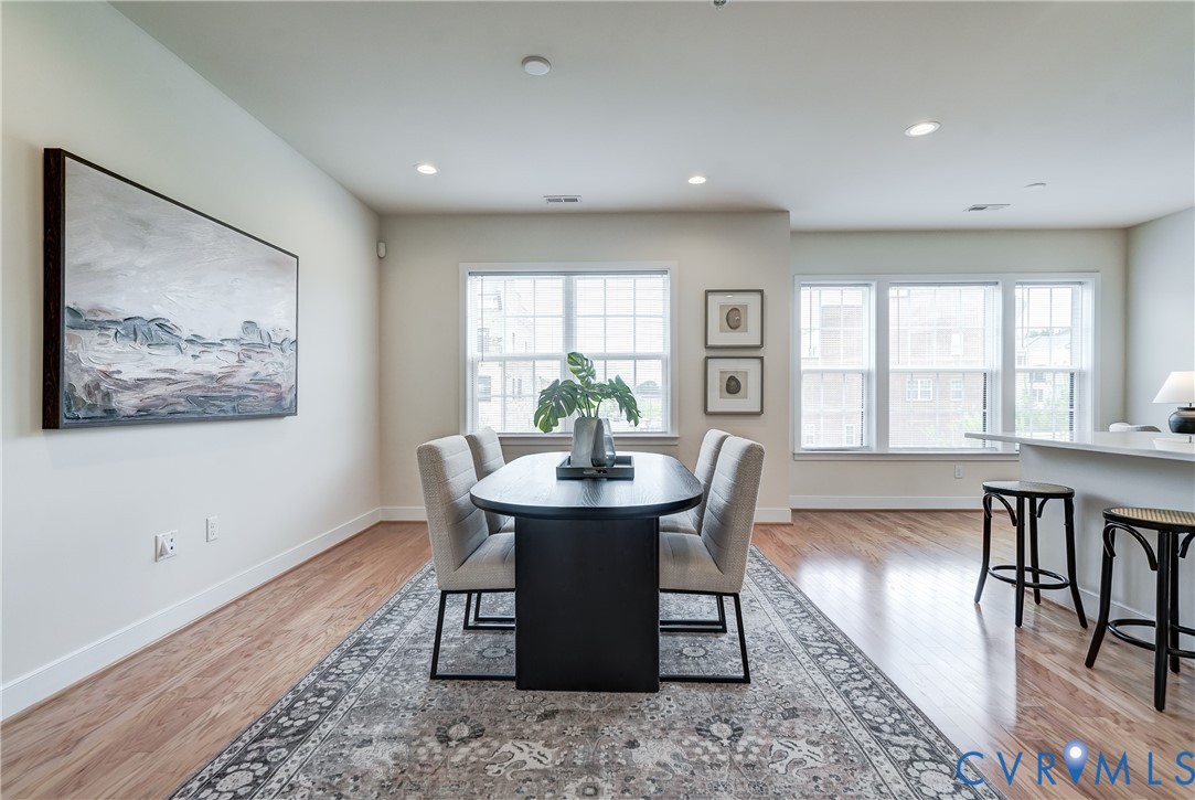 2006 Libbie Lake W Street, Unit B Richmond, VA 23230 - Photo 20 of 43 a dining room with furniture and window