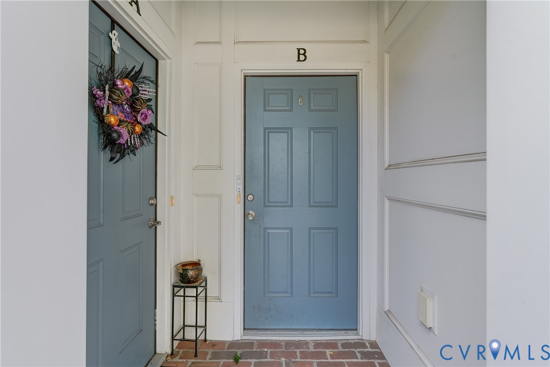 2006 Libbie Lake W Street, Unit B Richmond, VA 23230 - Photo 2 of 43 a view of a hallway