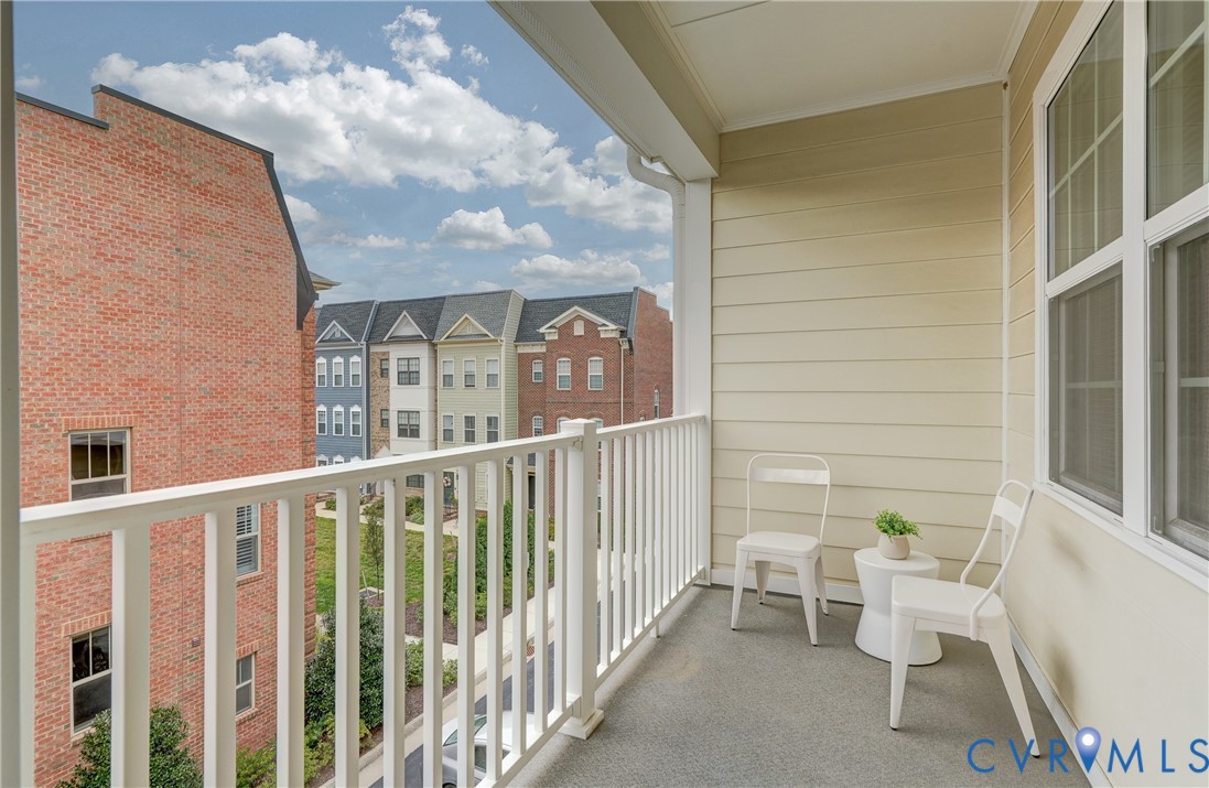 2006 Libbie Lake W Street, Unit B Richmond, VA 23230 - Photo 37 of 43 a view of a balcony with chair