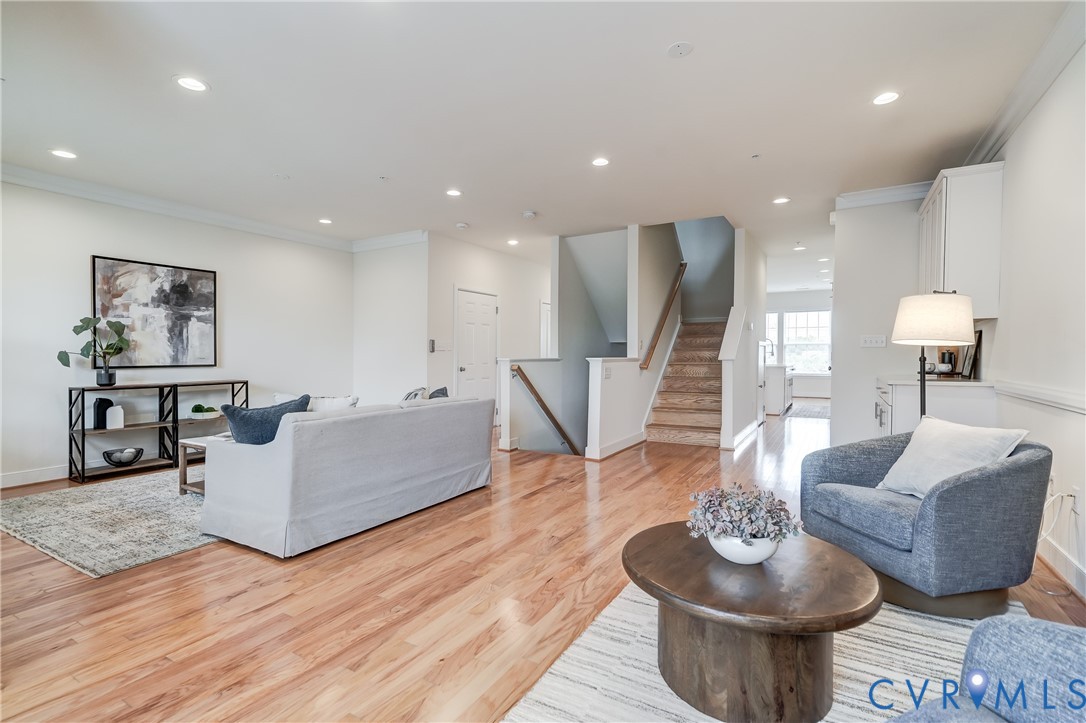 2006 Libbie Lake W Street, Unit B Richmond, VA 23230 - Photo 4 of 43 a living room with furniture and wooden floor