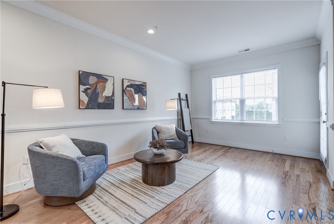 2006 Libbie Lake W Street, Unit B Richmond, VA 23230 - Photo 6 of 43 a living room with furniture and a window