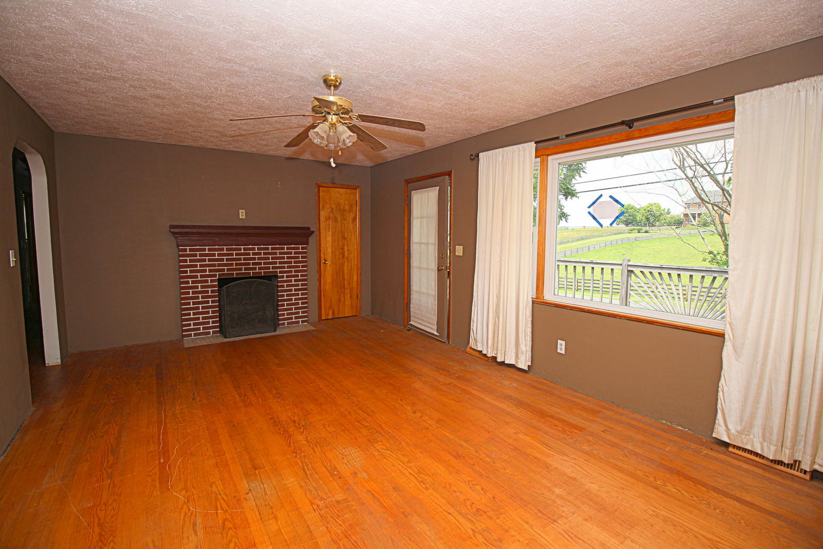2121 Childress Road Christiansburg, VA 24073 - Photo 6 of 35 IMG_7533