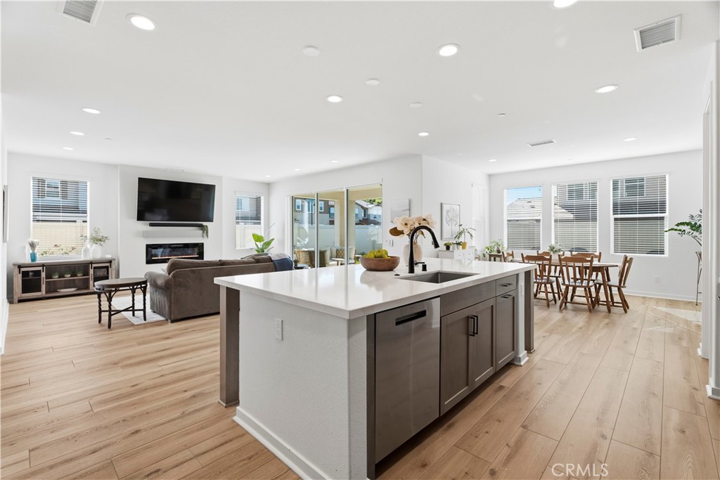 18100 Tableau Way Saugus, CA 91350 - Photo 12 of 63