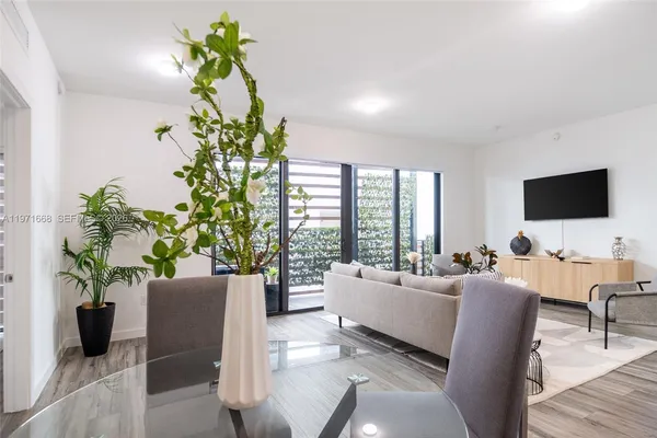 $5,500 | 2955 Bird Avenue, Unit 1A, Miami, FL 33133
