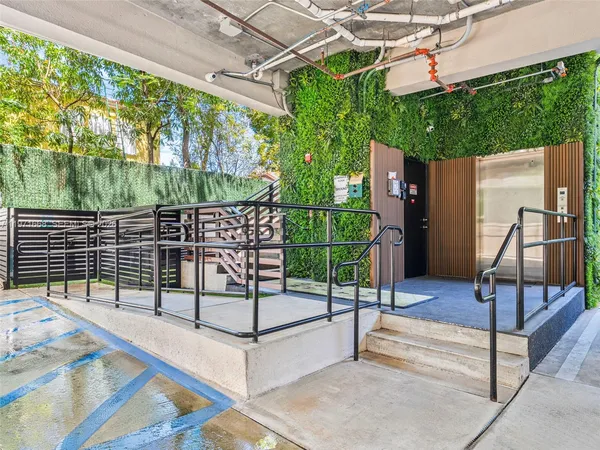 $5,500 | 2955 Bird Avenue, Unit 1A, Miami, FL 33133