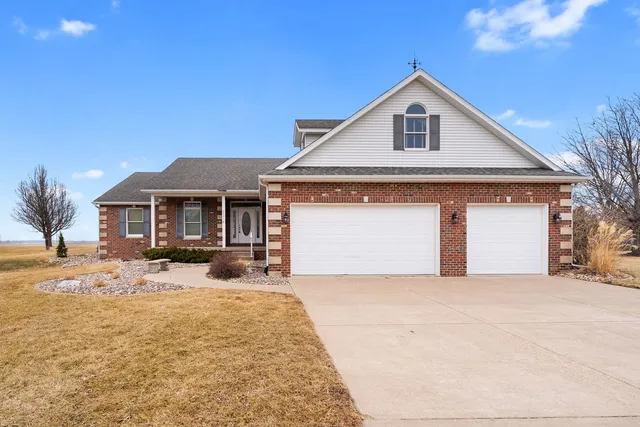 $659,000 | 27018 Glynns Creek Court, Eldridge, IA 52748