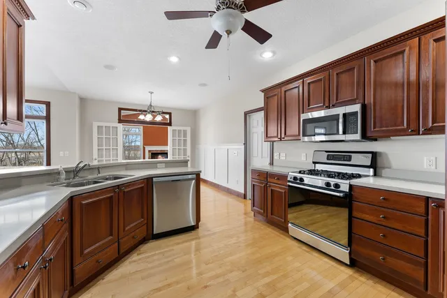 $659,000 | 27018 Glynns Creek Court, Eldridge, IA 52748