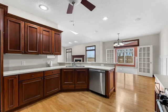 $659,000 | 27018 Glynns Creek Court, Eldridge, IA 52748