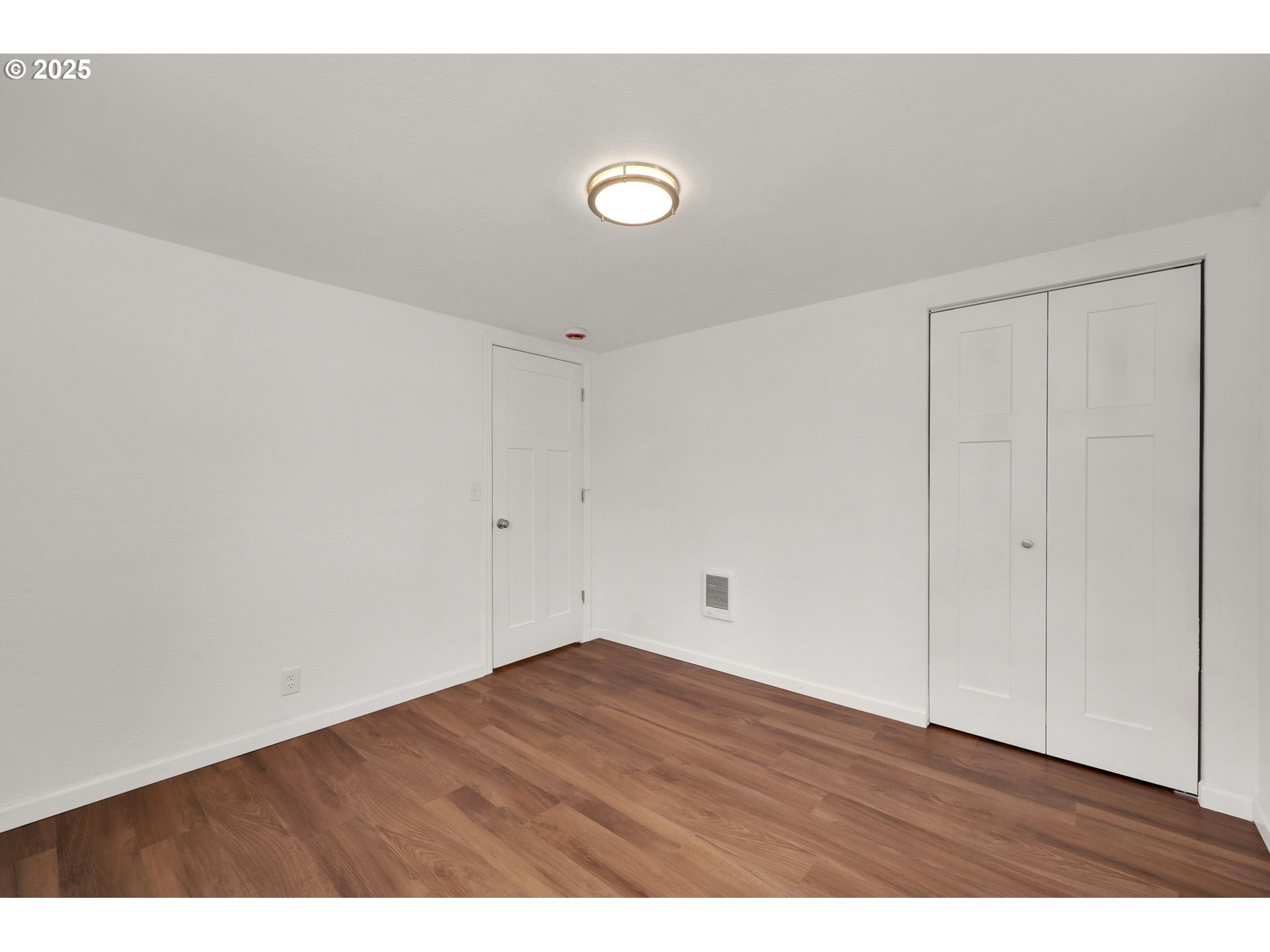 2665 E Street Springfield, OR 97477 - Photo 19 of 37 a view of an empty room