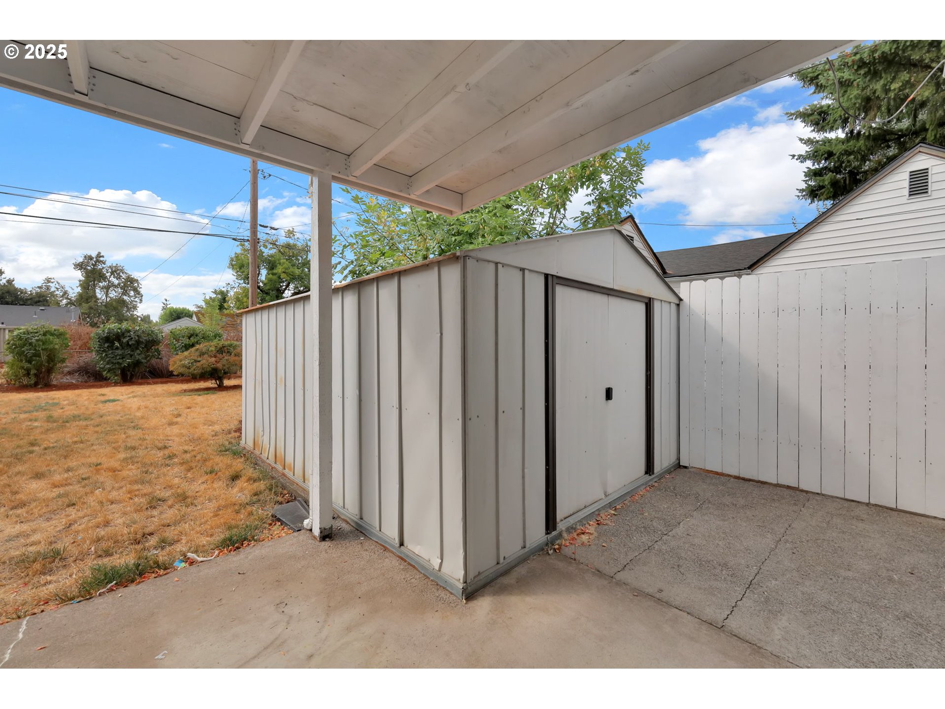 2665 E Street Springfield, OR 97477 - Photo 26 of 37 a view of a backyard