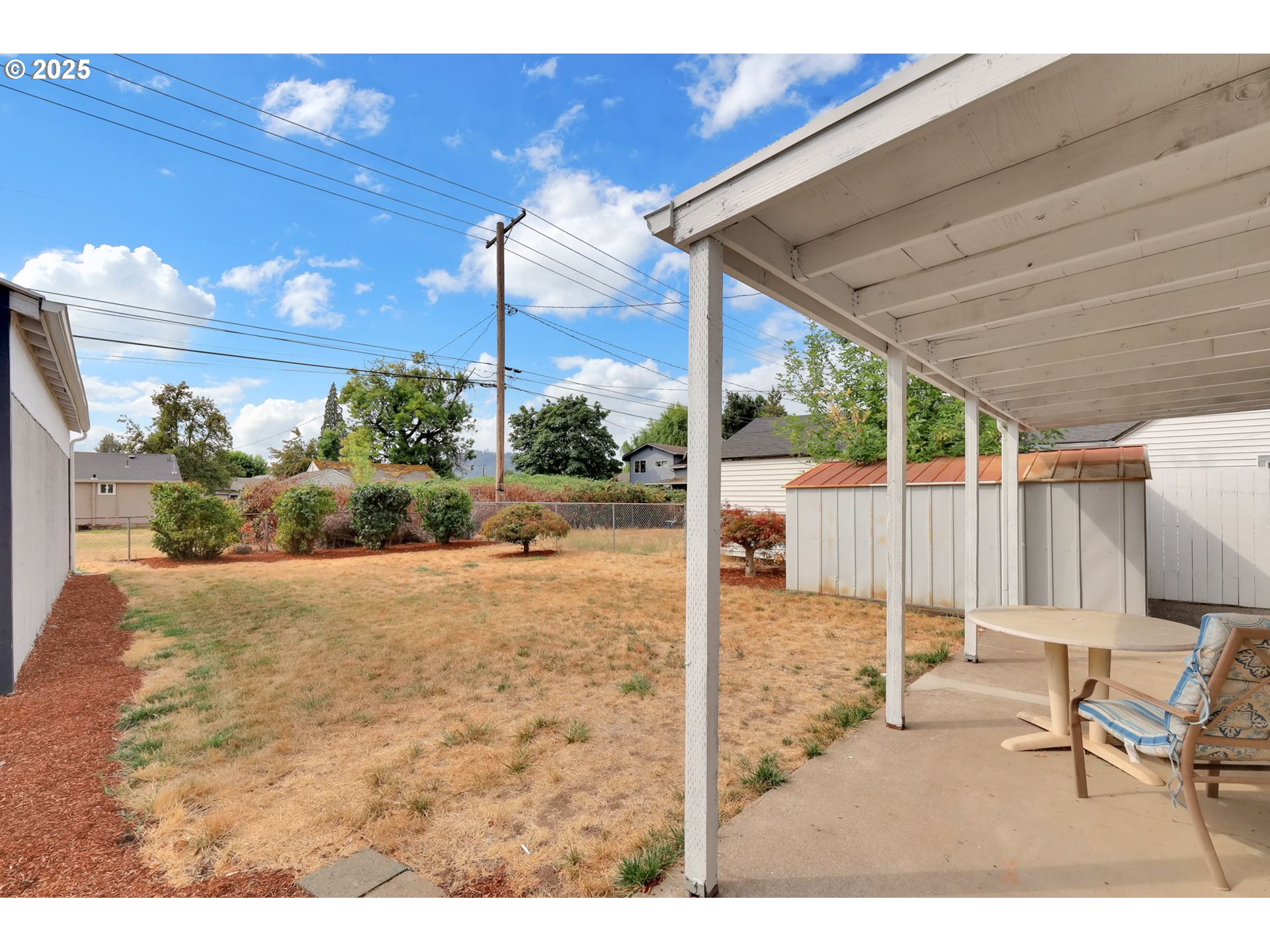 2665 E Street Springfield, OR 97477 - Photo 30 of 37 a view of a backyard of the house