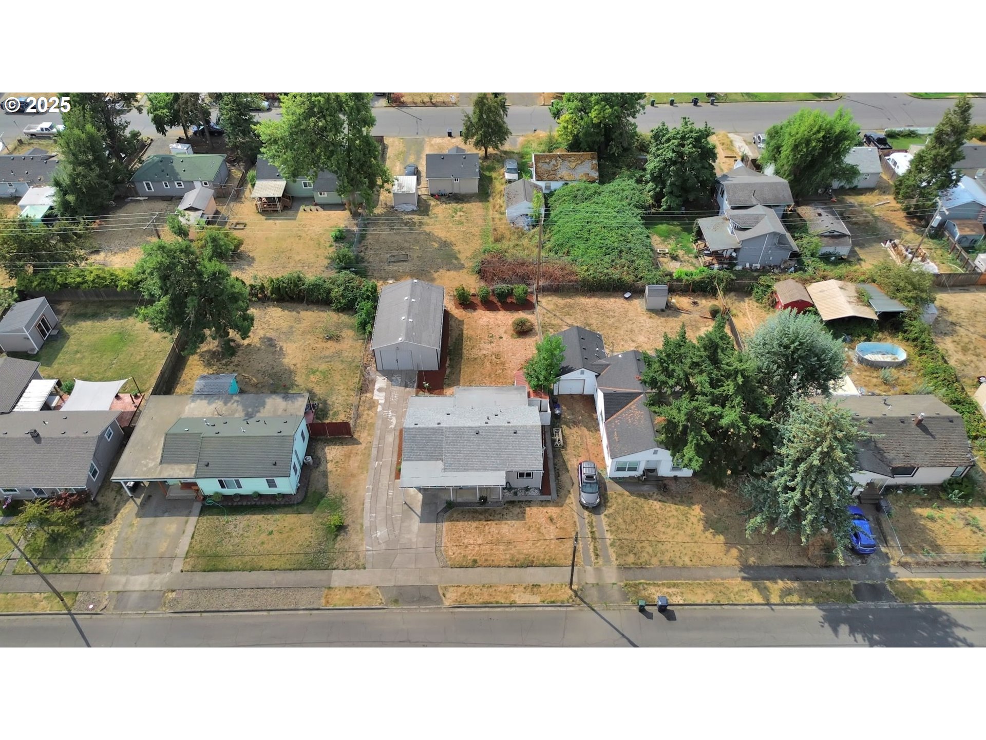 2665 E Street Springfield, OR 97477 - Photo 36 of 37 an aerial view of a house with a garden