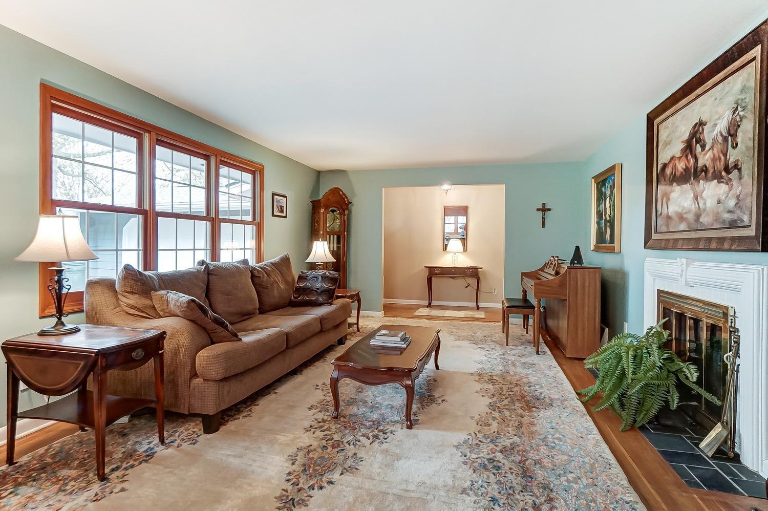 239 Poage Farm Road Wyoming, OH 45215 - Photo 6 of 49
