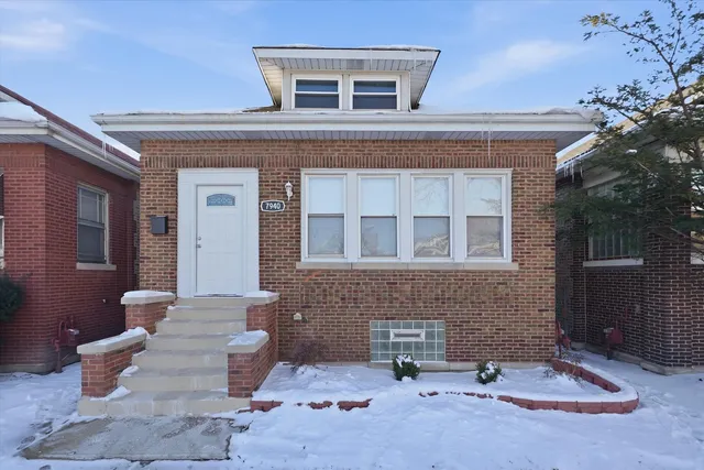 $2,400 | 7940 South Perry Avenue, Chicago, IL 60620