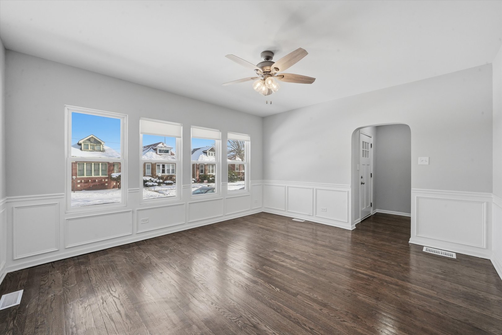 7940 South Perry Avenue Chicago, IL 60620 - Photo 3 of 29